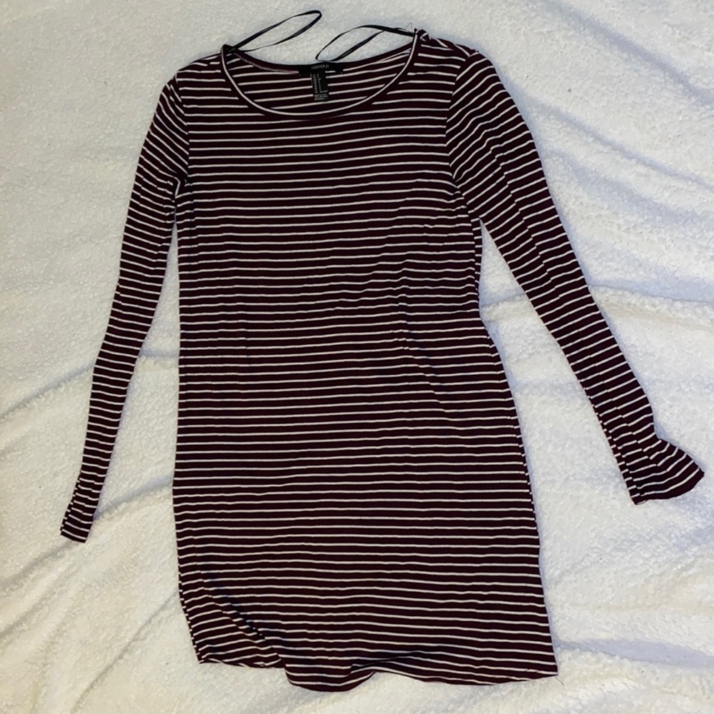 Forever 21 long sleeve t-shirt dress. Size small, worn a few times.